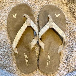 American Eagle Flip flops